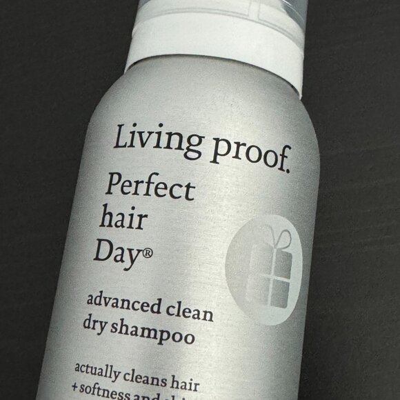 Living Proof Perfect Hair Day Advance Clean Dry Shampoo - Picture 4 of 12